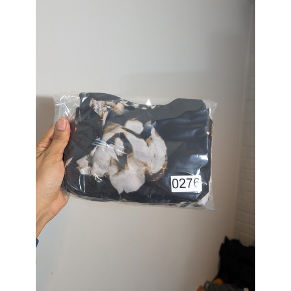 Violet & Claire Top Women Size M Black Floral 3/4 Sleeve Relaxed Blouse Office - Picture 7 of 7